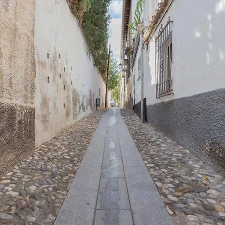 Carmen Terrazas De La Alhambra *